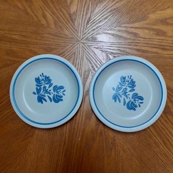 2 Pfaltzgraff Yorktowne Blue Floral Saucers  Size:6 3/8"   Pfaltzgraff - Picture 1 of 3